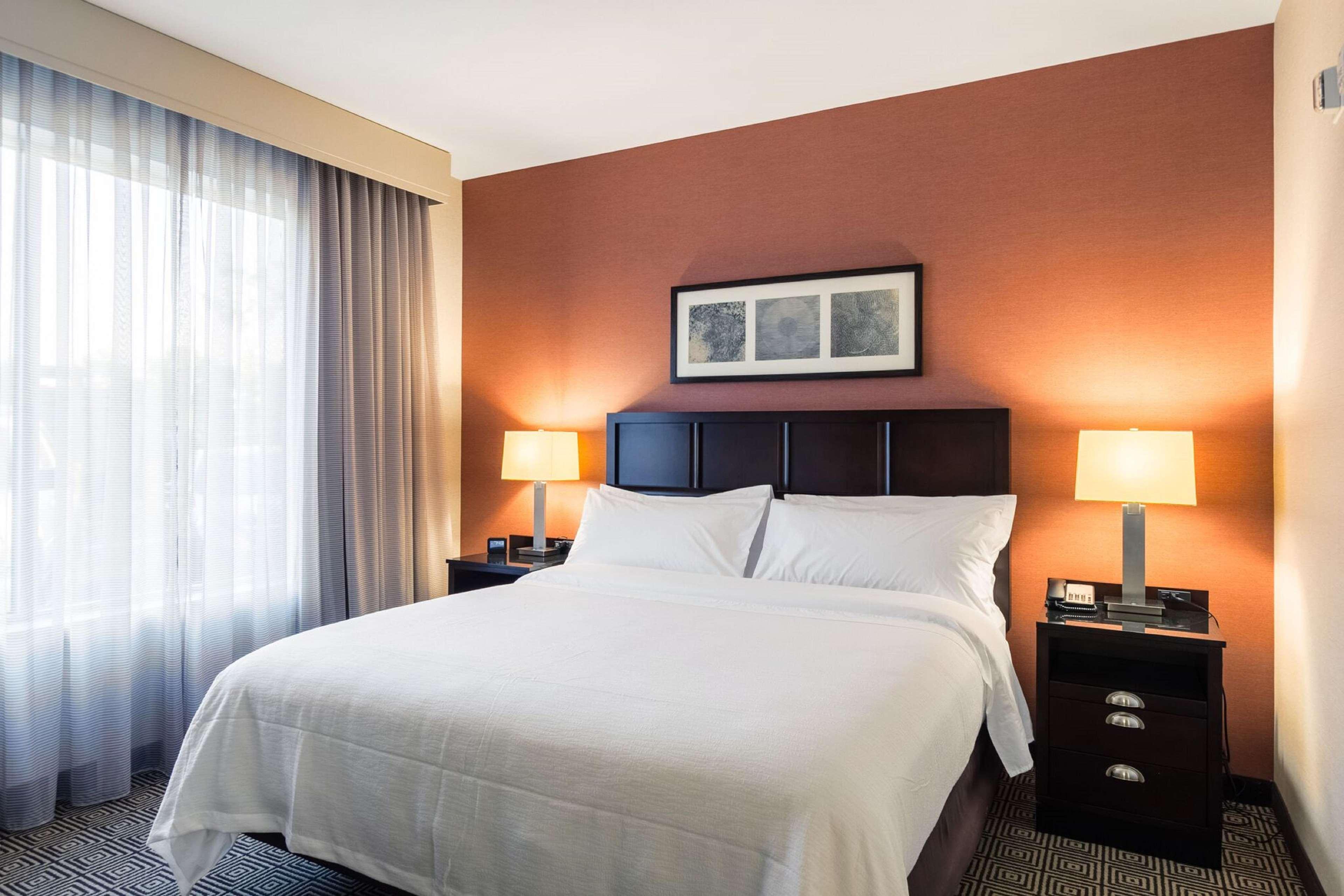 Embassy Suites By Hilton Newark Airport Elizabeth Zewnętrze zdjęcie