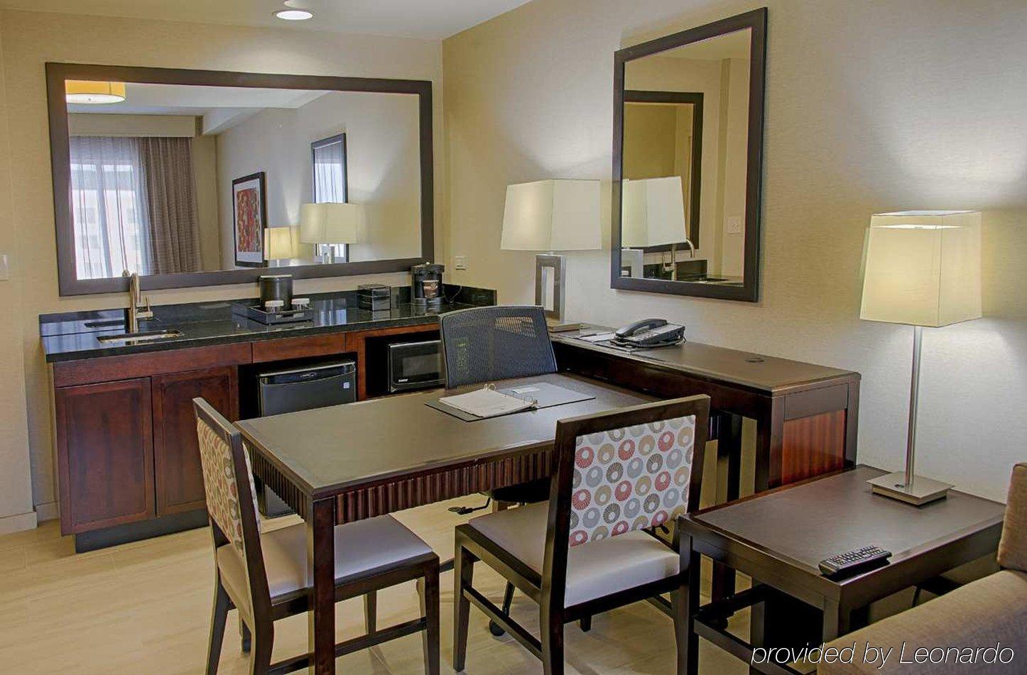 Embassy Suites By Hilton Newark Airport Elizabeth Zewnętrze zdjęcie