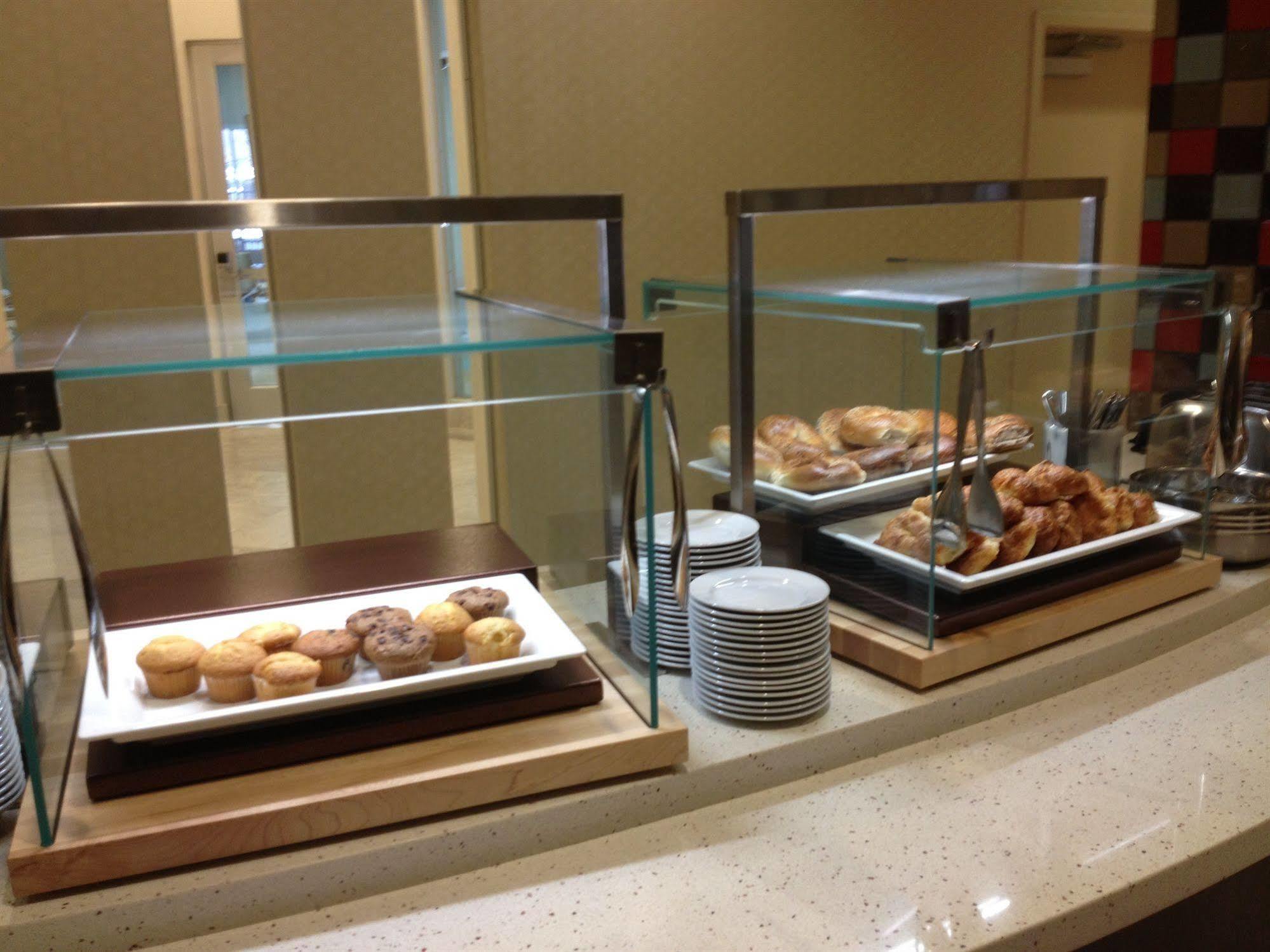 Embassy Suites By Hilton Newark Airport Elizabeth Zewnętrze zdjęcie